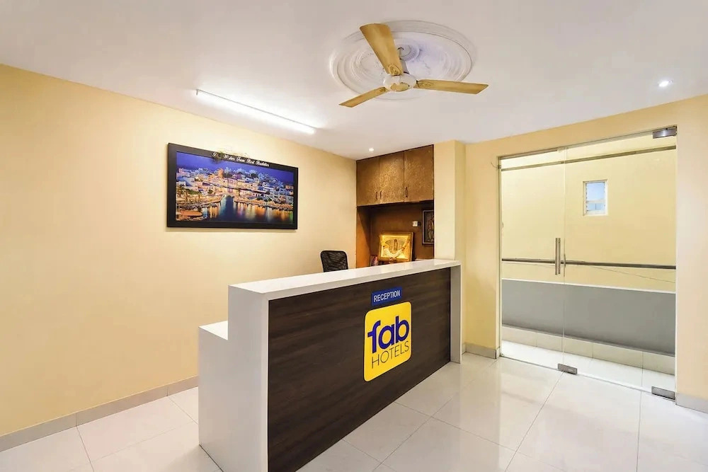 Fabhotel Blue Inn I