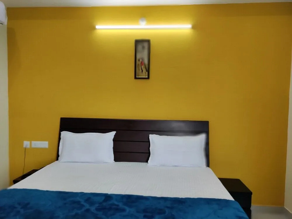 OYO Townhouse SSM Hospital Formerly The Arcas Hotel