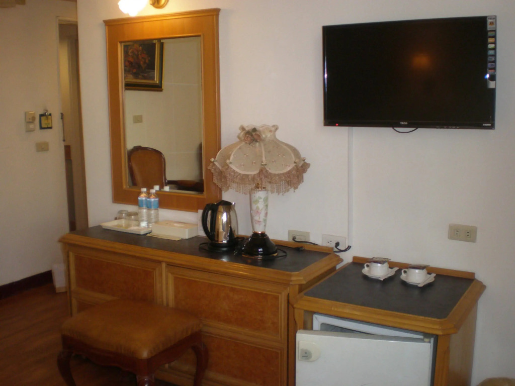 金馬大飯店 Riverside Hotel