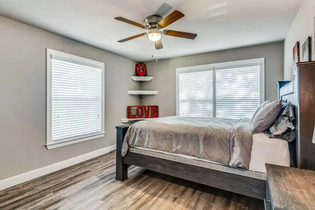 Cozy Haus Relaxing 'Home Base' WiFi Location Close to Town and Rivers, Schlitterbahn, Gruene