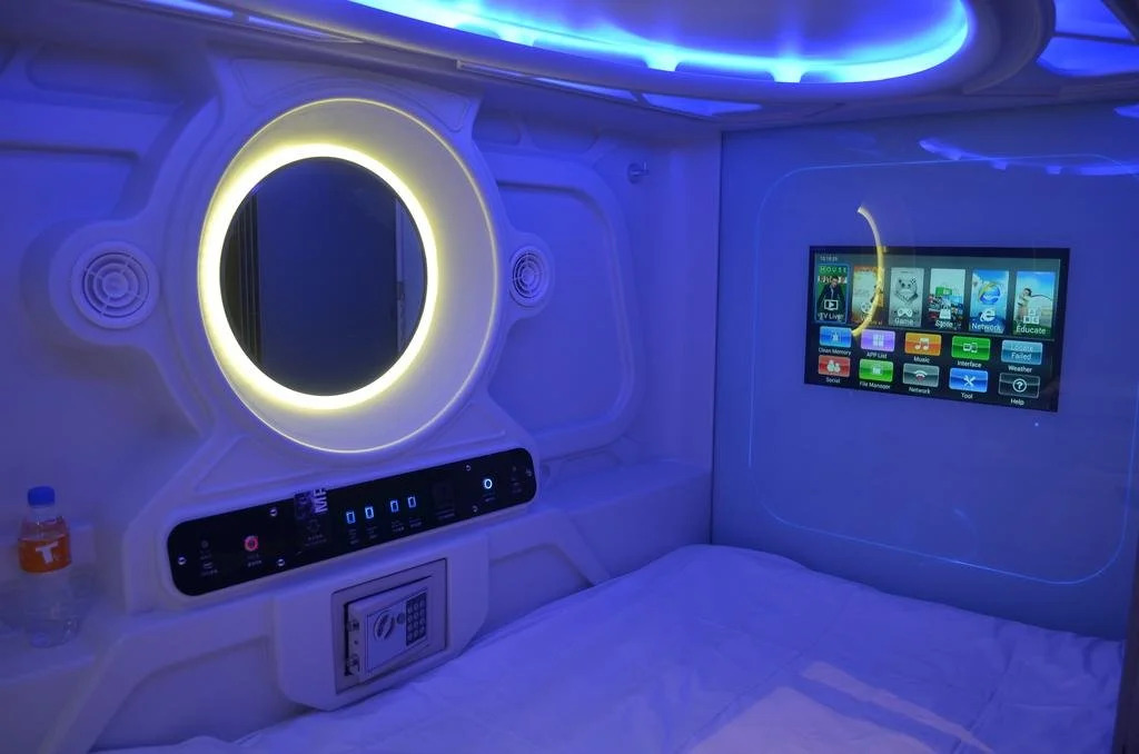 Lavish Capsule