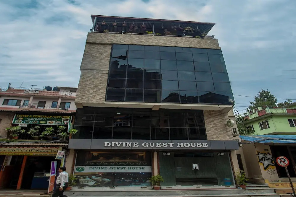 OYO 168 Divine Guest House