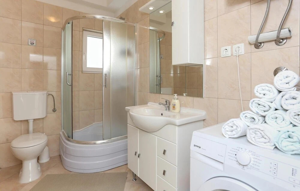 Awesome Home in Kastel Stari With Wifi and 2 Bedrooms