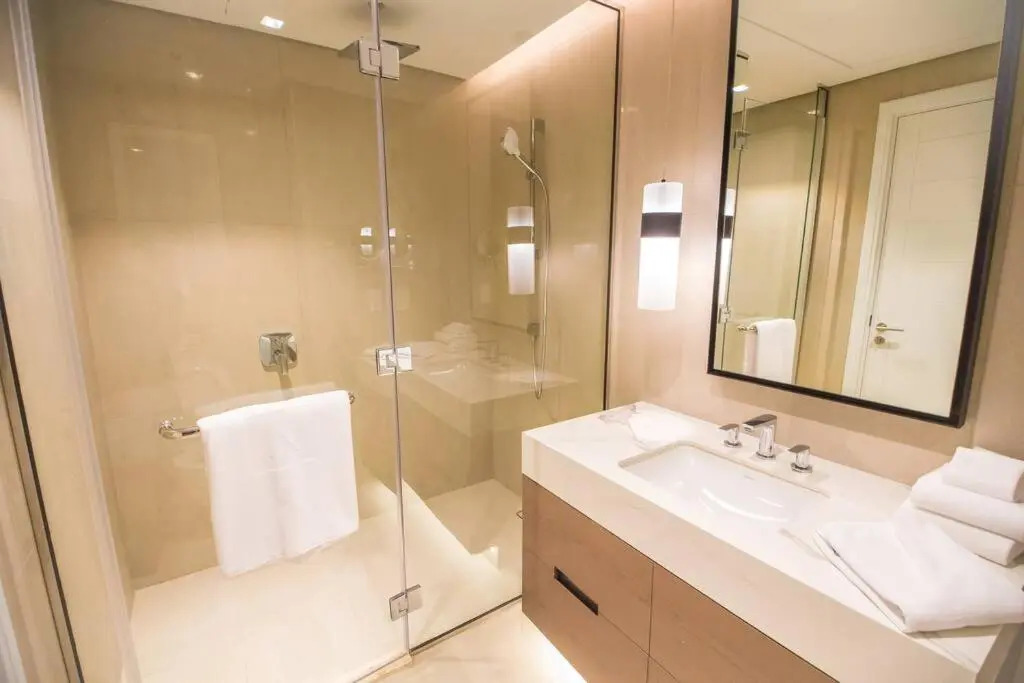 Luxurious 5 Bedroom Apartment - Full Ocean view