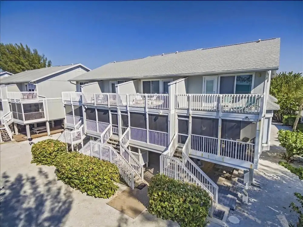 Sundown 28 2 Bedroom Townhouse By Redawning