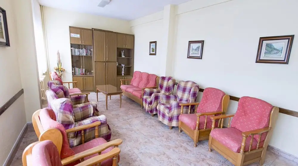 Ensuite Rooms for Women Only - LEON