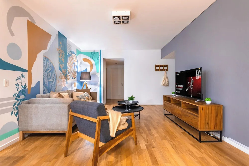 2BR Family Apt Puente de la Mujer View