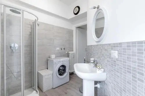 Piazza De Angeli M1 Comfortable Flat With Balcony