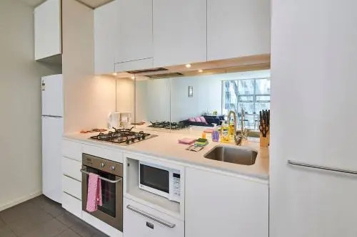 Convenient & Modern 1 Bed Apartment Docklands