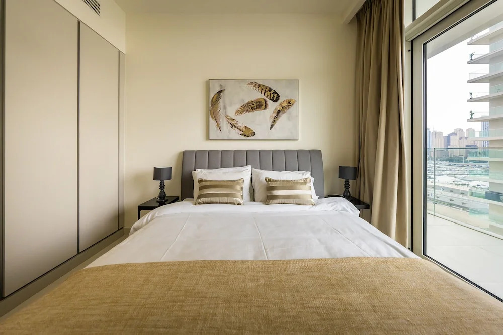 Glamorous 3BR with Marina view