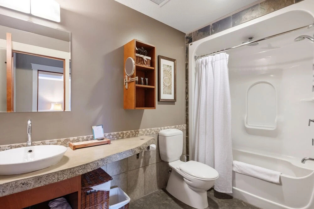 Exquisite 2BR/2BTH Luxury Condo with Mountain View