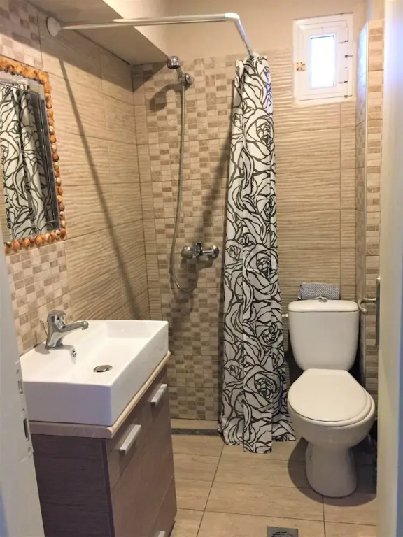 Room-beautiful Bedroom for 3 People in L