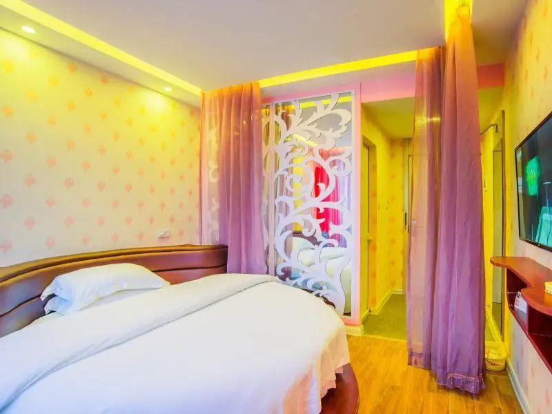 Shell Jindezhen Xianghu Ceramic University Hotel
