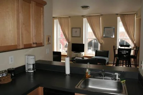 Celies Waterfront Inn