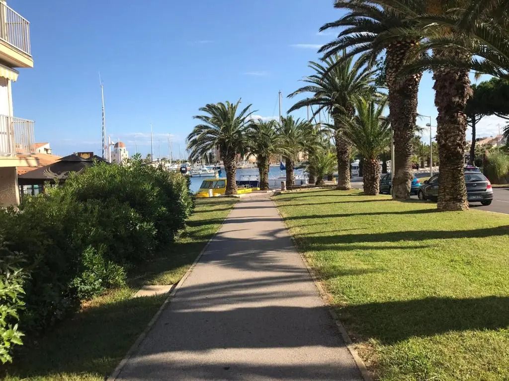 Appartement T2 Gruissan Plage Dans Résidence Calme