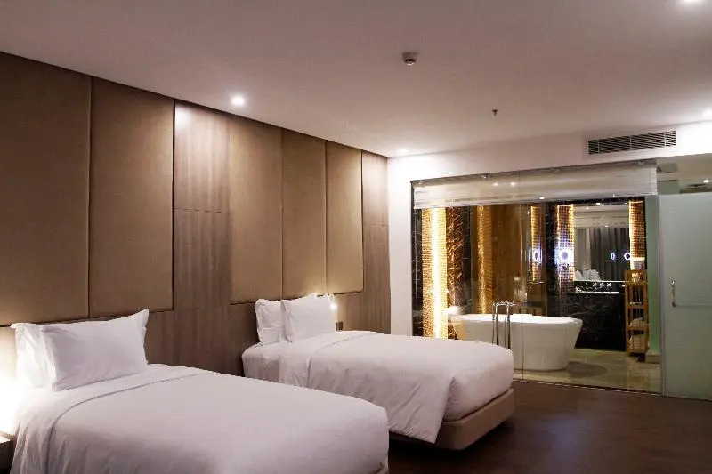 The Mira Central Park Hotel
