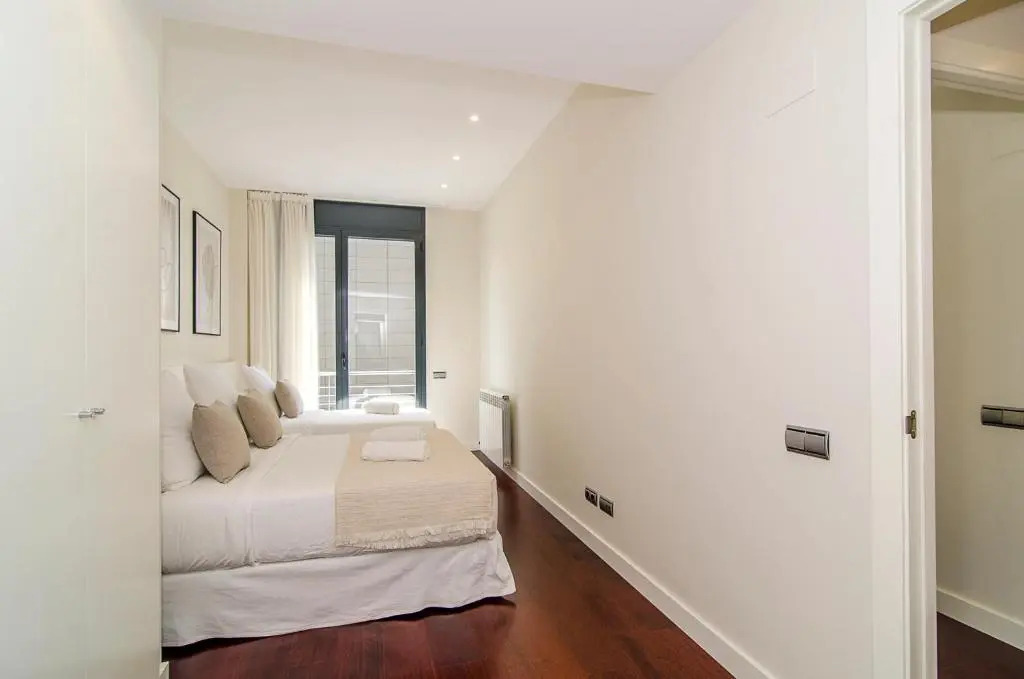 Sitges Spaces Garden Paradise 3 bedroom, 3 bathroom, huge PRIVATE garden-terrace, pool- sleeps up to 8