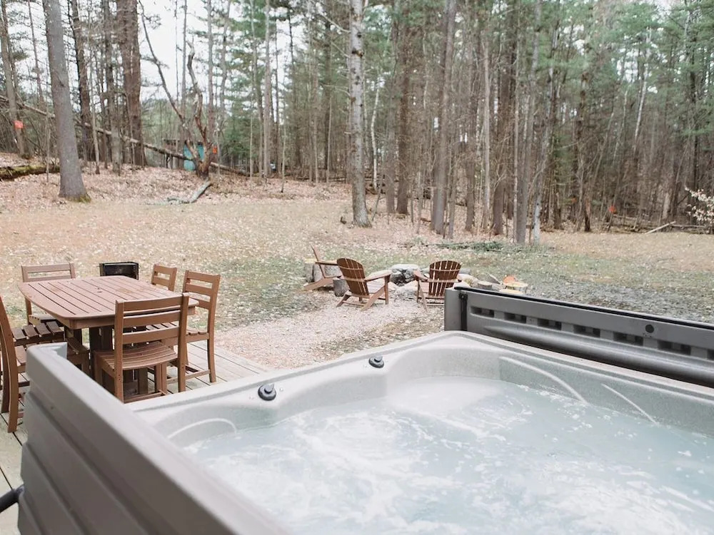 Hot Tub, Sauna, Fireplace, A/c, Dog Friendly, 1 mi to Whiteface, Forest View, Cascade Mountain Chalet