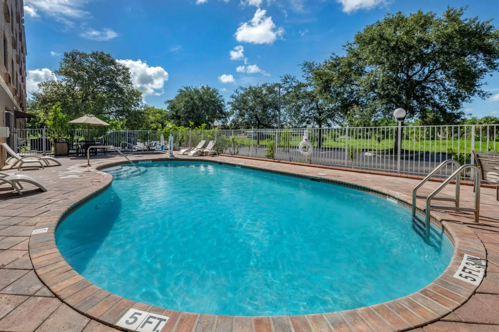 Comfort Suites Fort Pierce I-95