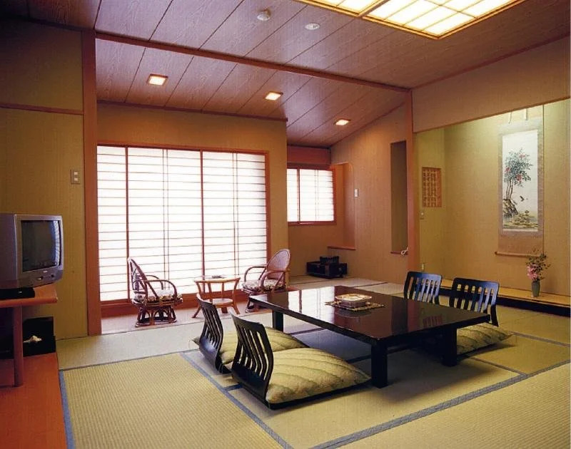 吾妻广场酒店(Plaza Hotel Azuma)