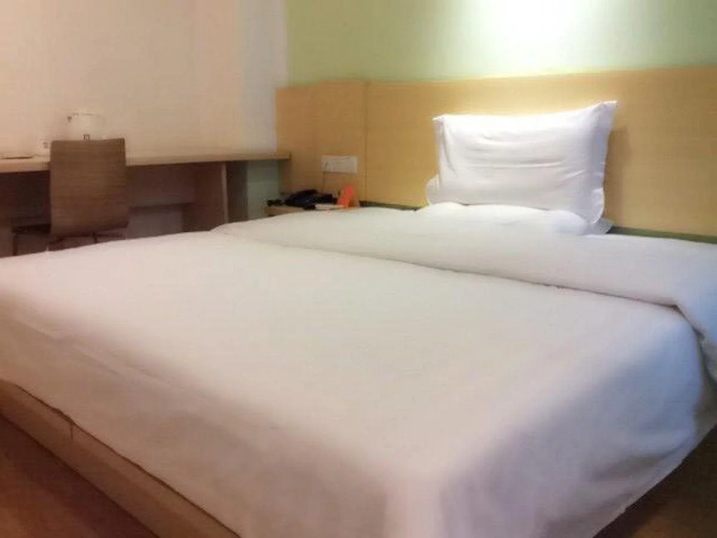 7Days Inn Shanghai Lujiazui Babaiban Pudian Road Subway Station