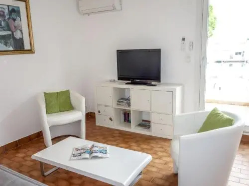 Apartment Les Régates by Interhome