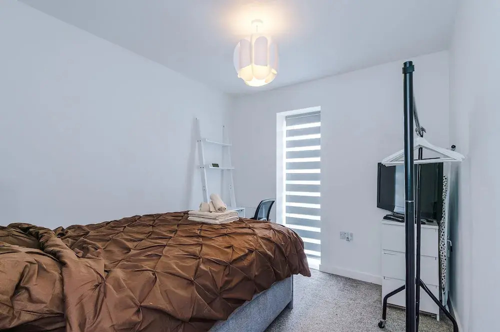 Luxury 2br in Salford, Slps 6, Wifi, Parking & ps5
