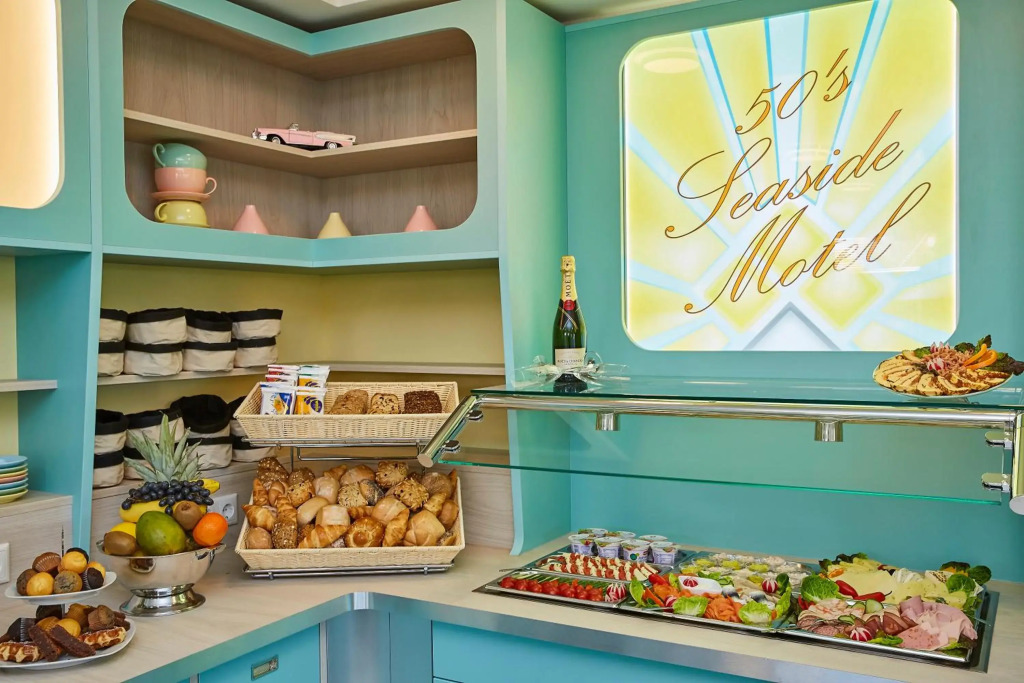 Bernstein Hotel "50`s Seaside Motel"