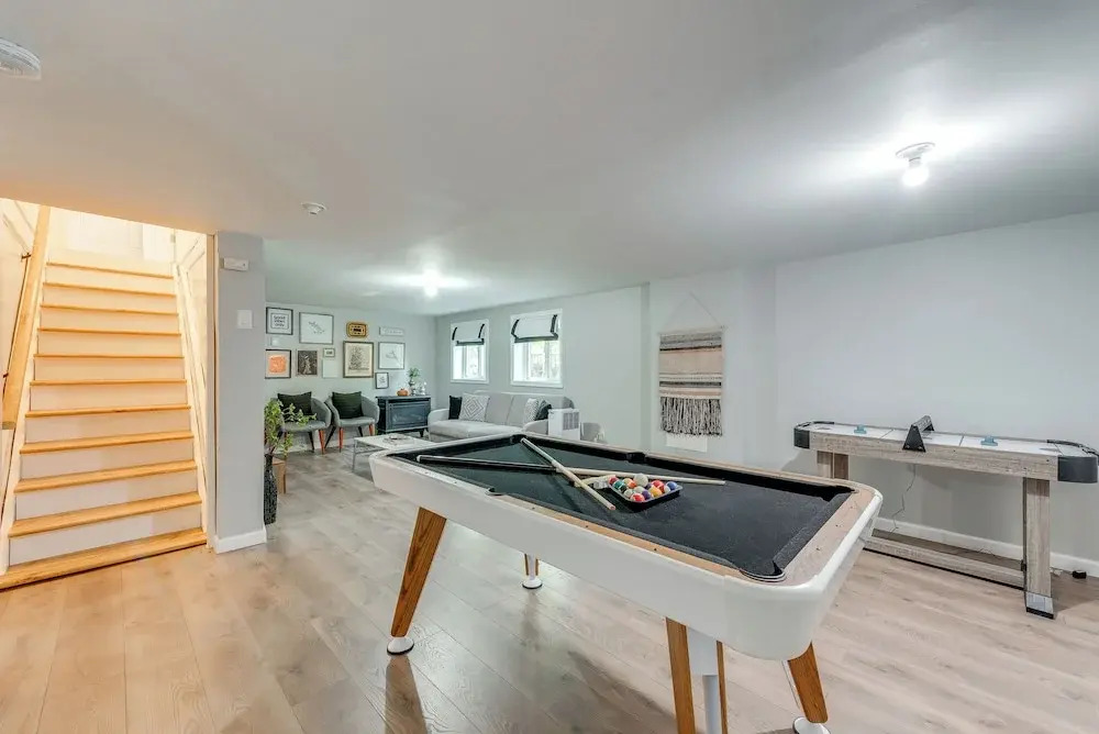 Game Room & Deck: Family Home in Tobyhanna!
