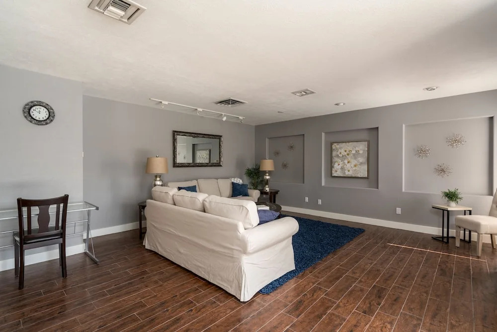 Soak In Oak Sleeps 14 Best Location