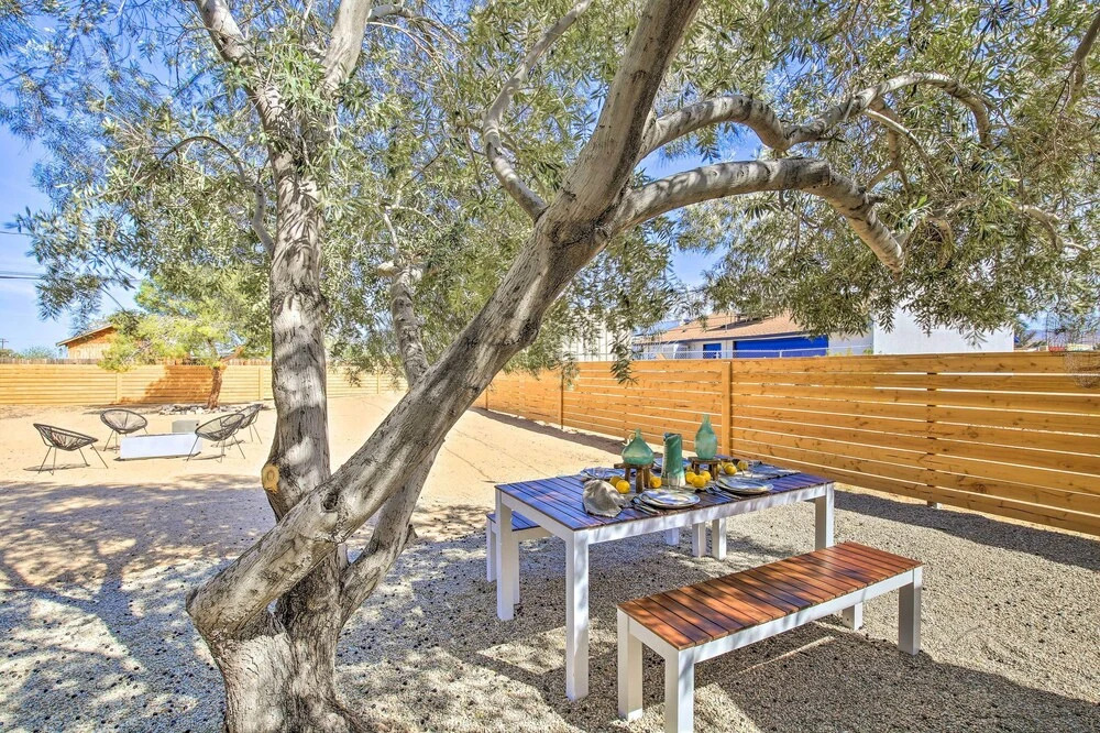 Modern Joshua Tree Bungalow With Fire Pit & Bbq!