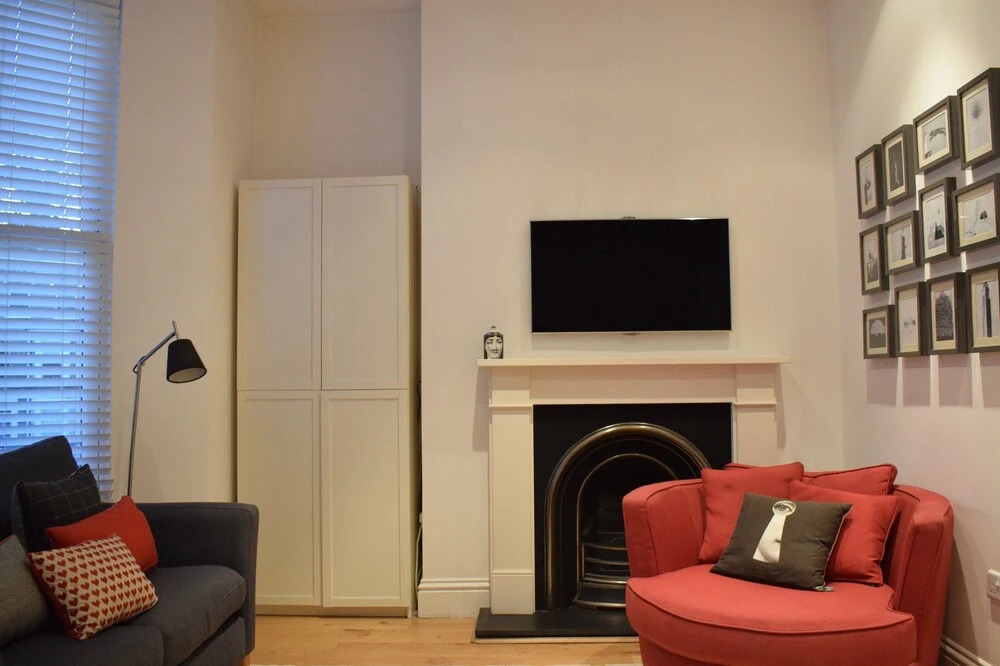 1 Bedroom Apartment in Queen's Park
