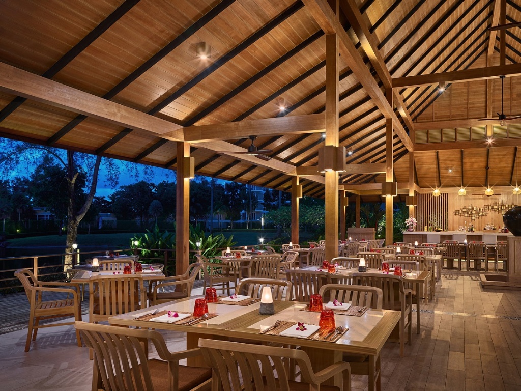 Splash Beach Resort Phuket, Family-Friendly Beachfront Resort