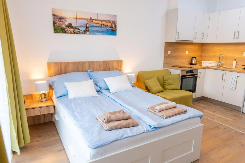 Sweet Home Apartman, 30sqm studio, balcony, mountain view, brand new, free private parking
