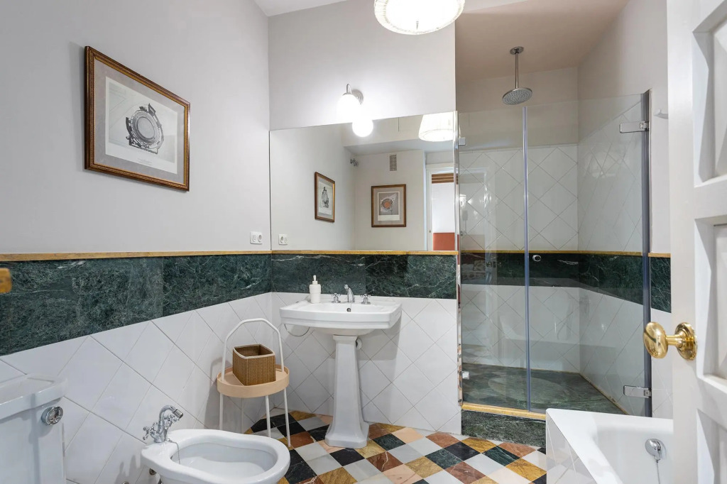 Traditional Sevillian House 6 BD and private terrace. Campamento