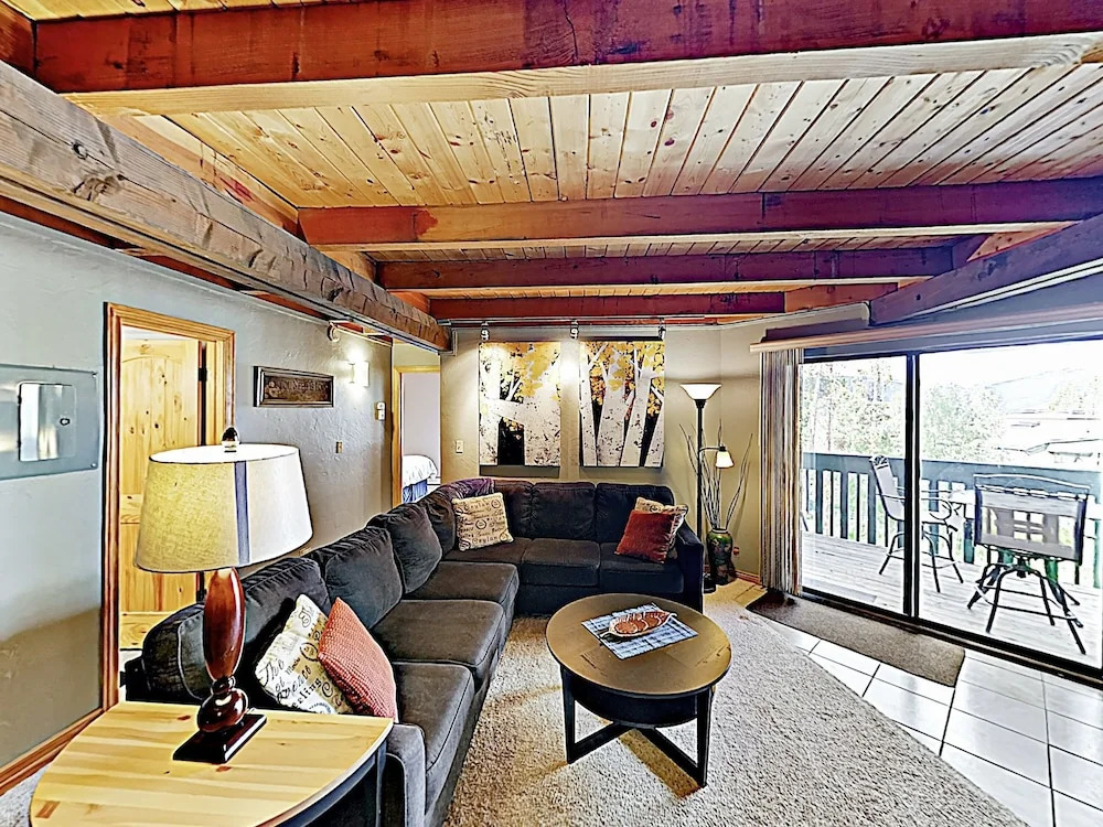 4400 Silverthorne - 2 Br Condo