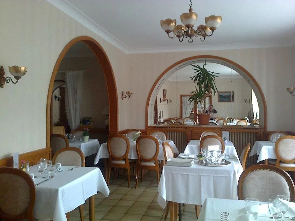 Hôtel Restaurant Le Grillon