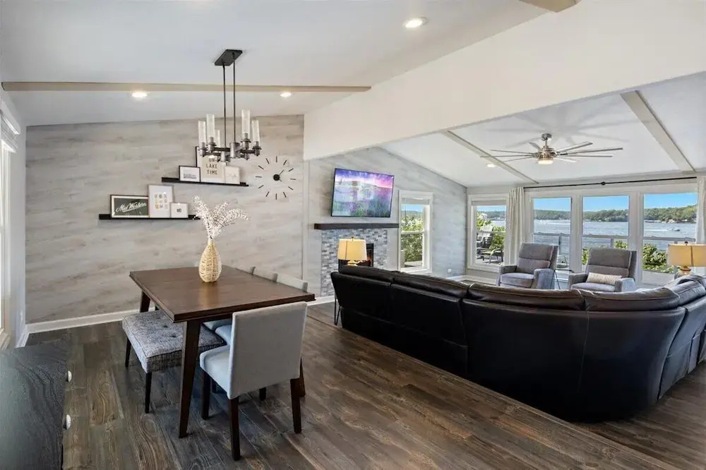 Lakefront Home With Game Room, Firepits & Gazebo at 3MM