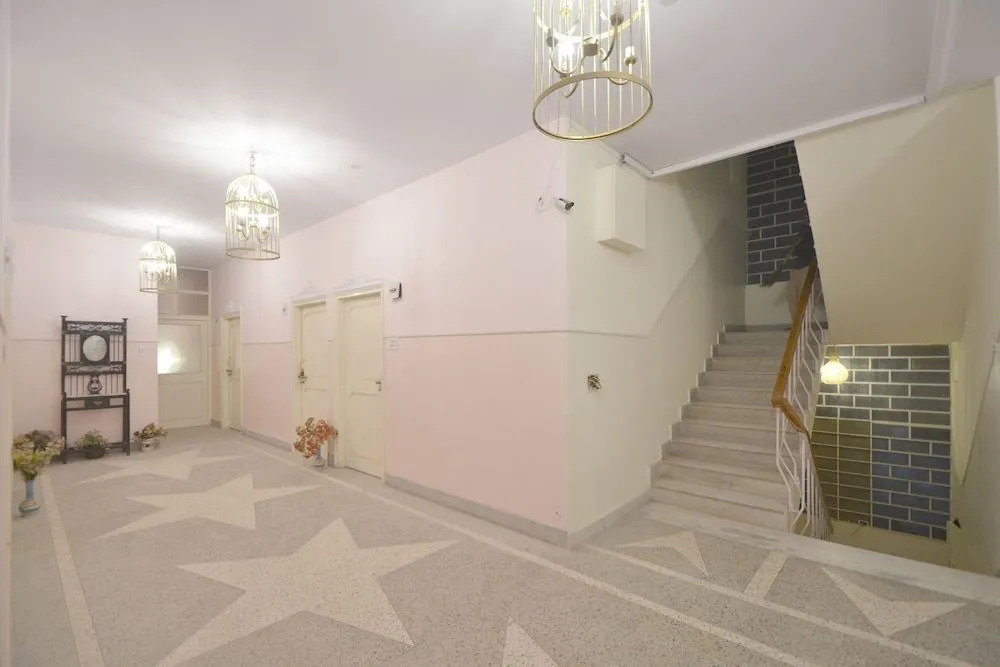 Hotel Pink Palace