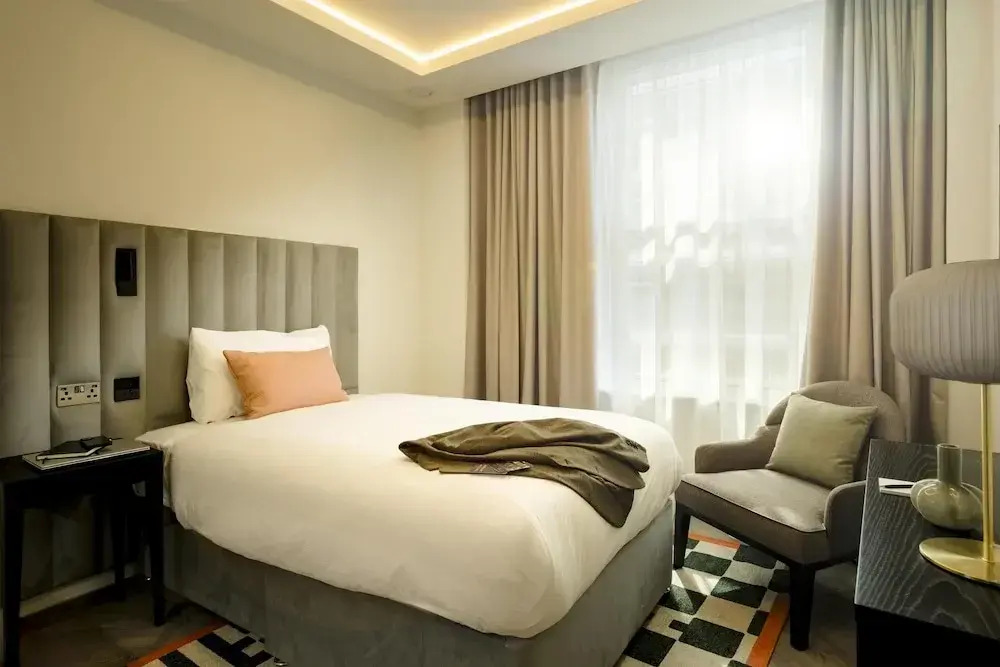 The Wellington Glasgow by Adina