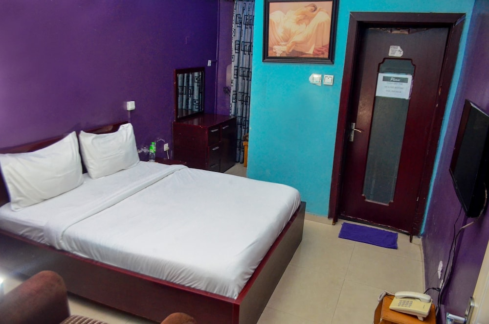 PROXIMA INN