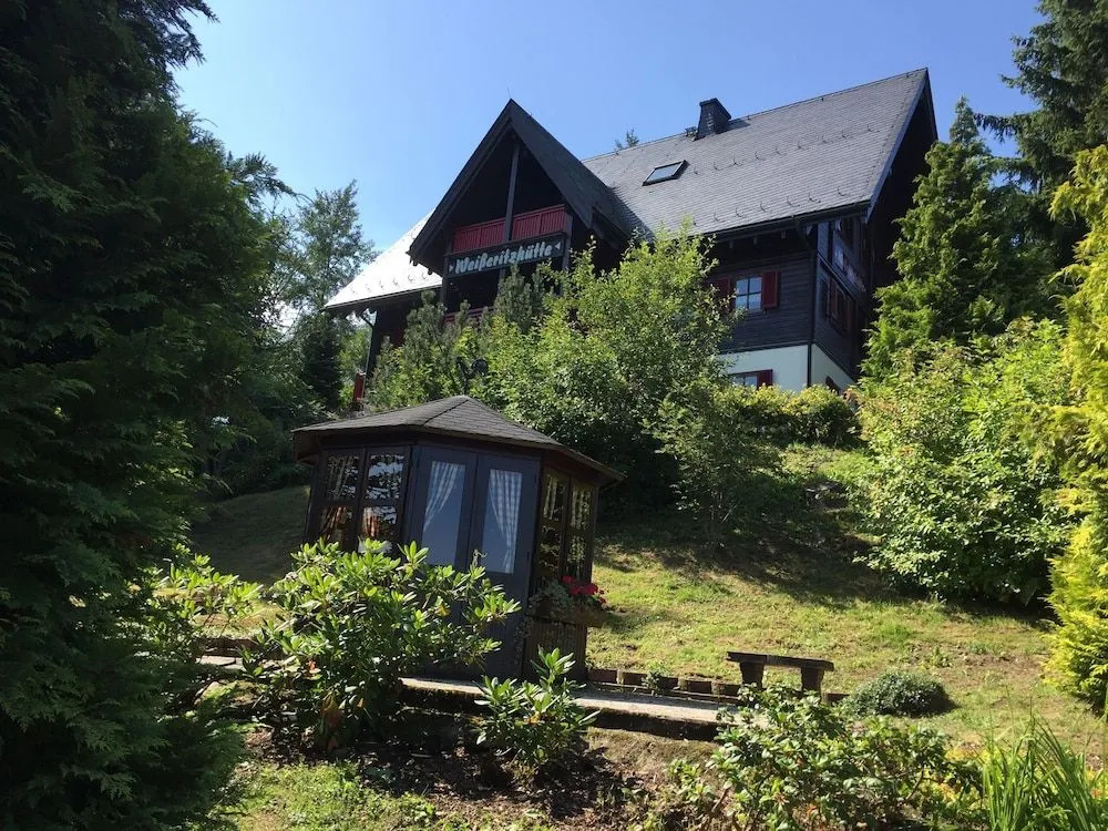 Ferienanlage Zum Silberstollen 2 Häuser am Berg Polderhof und Weißeritzhütte