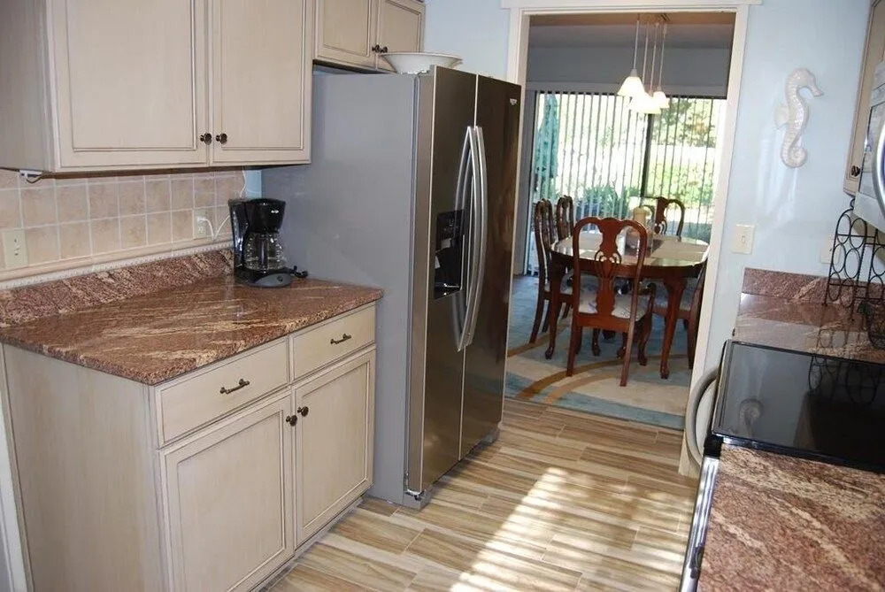 17 Sailmaster Commons - 2 Br home by RedAwning