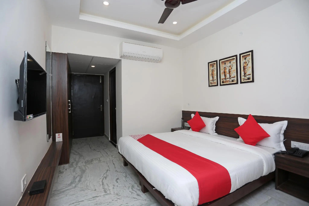Super Hotel O Tulip Inn