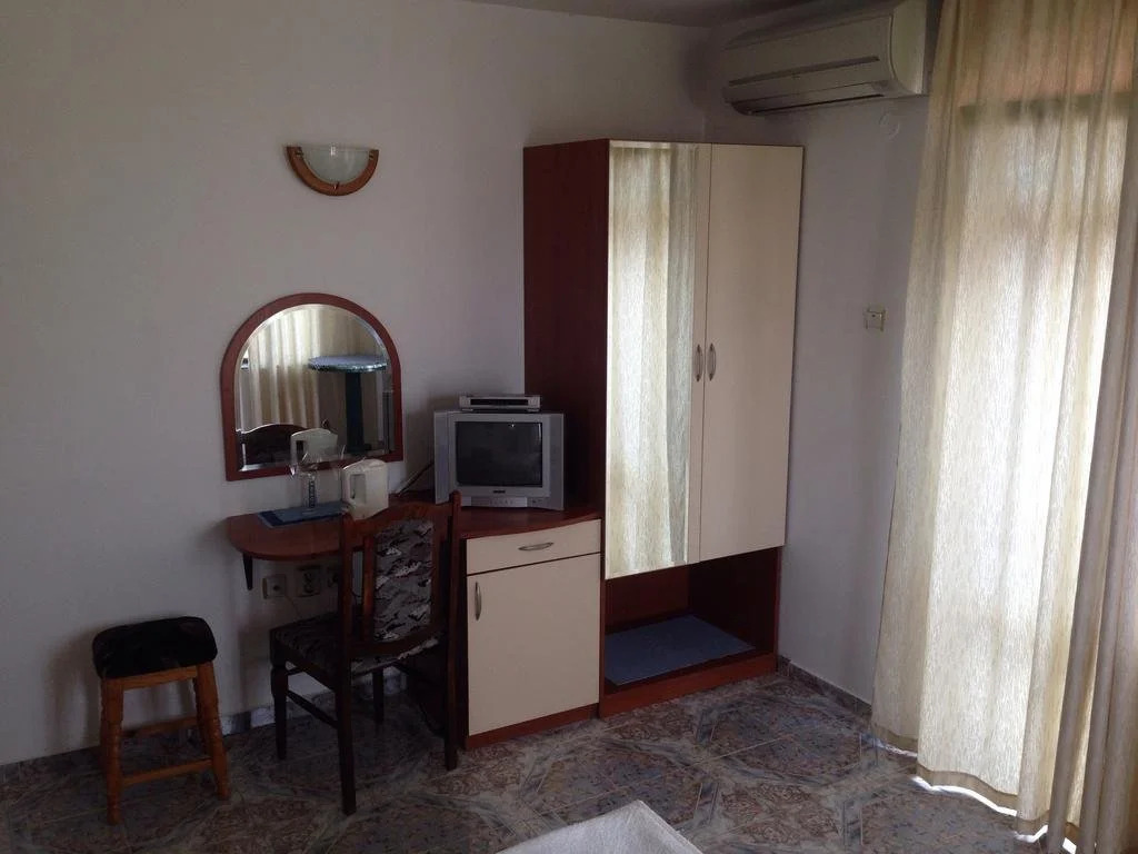 Kozarov Guest House