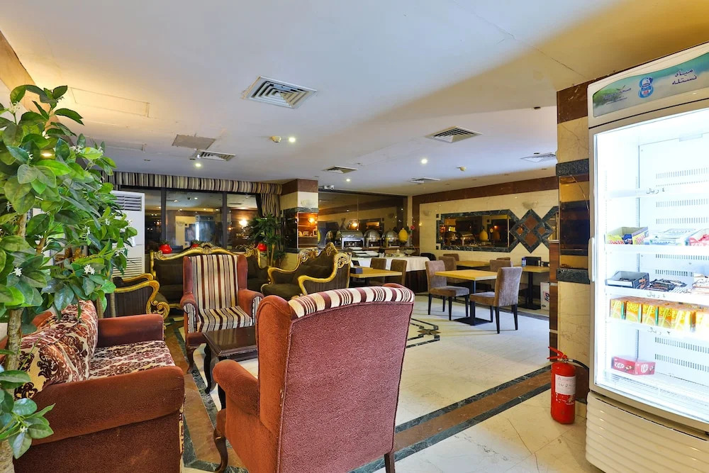 OYO 446 Mas Hotel