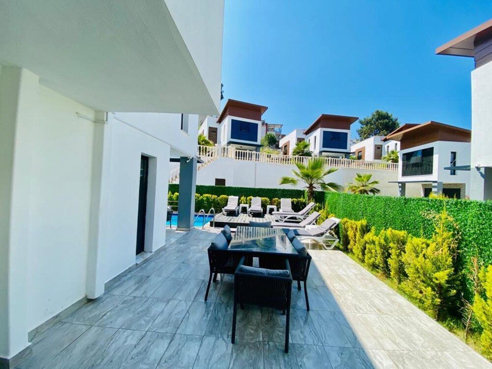 Ada Villas