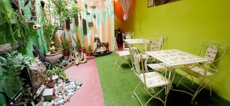 Decoupage Homestay