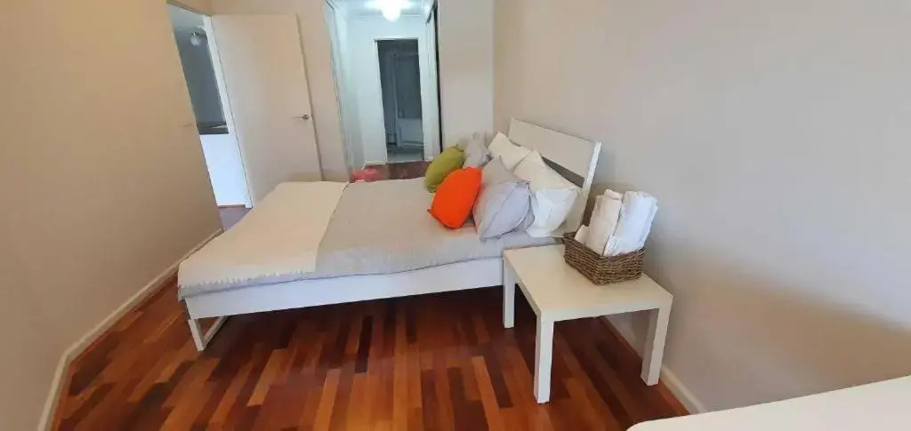 Entire of spacious neat Apartment in the heart of city!