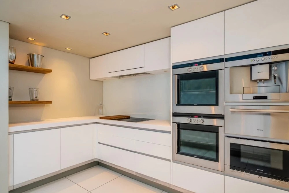 Spacious Three Bedroom Villa in Camps Bay With Private Pool and Ocean Views The Falcon